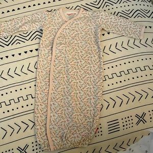 Magnetic me nightgown. Floral pattern. Like new. Rarely used.